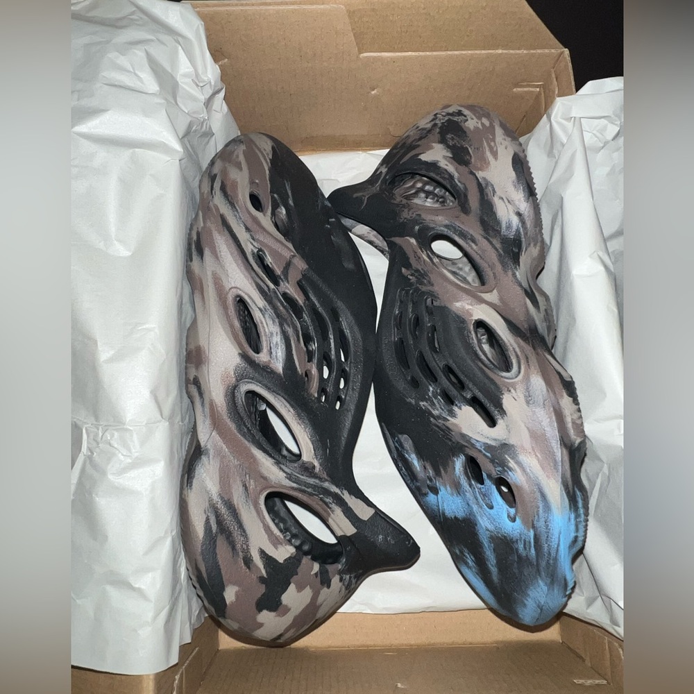 Yeezy foam runners